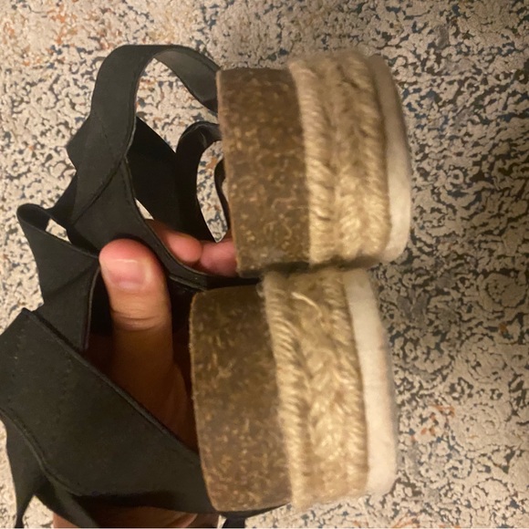 Platform Sandals With Black Straps - Picture 4 of 6